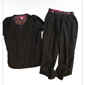 Betsey Johnson scrub  set Black 
 And  Pink Heart Accents